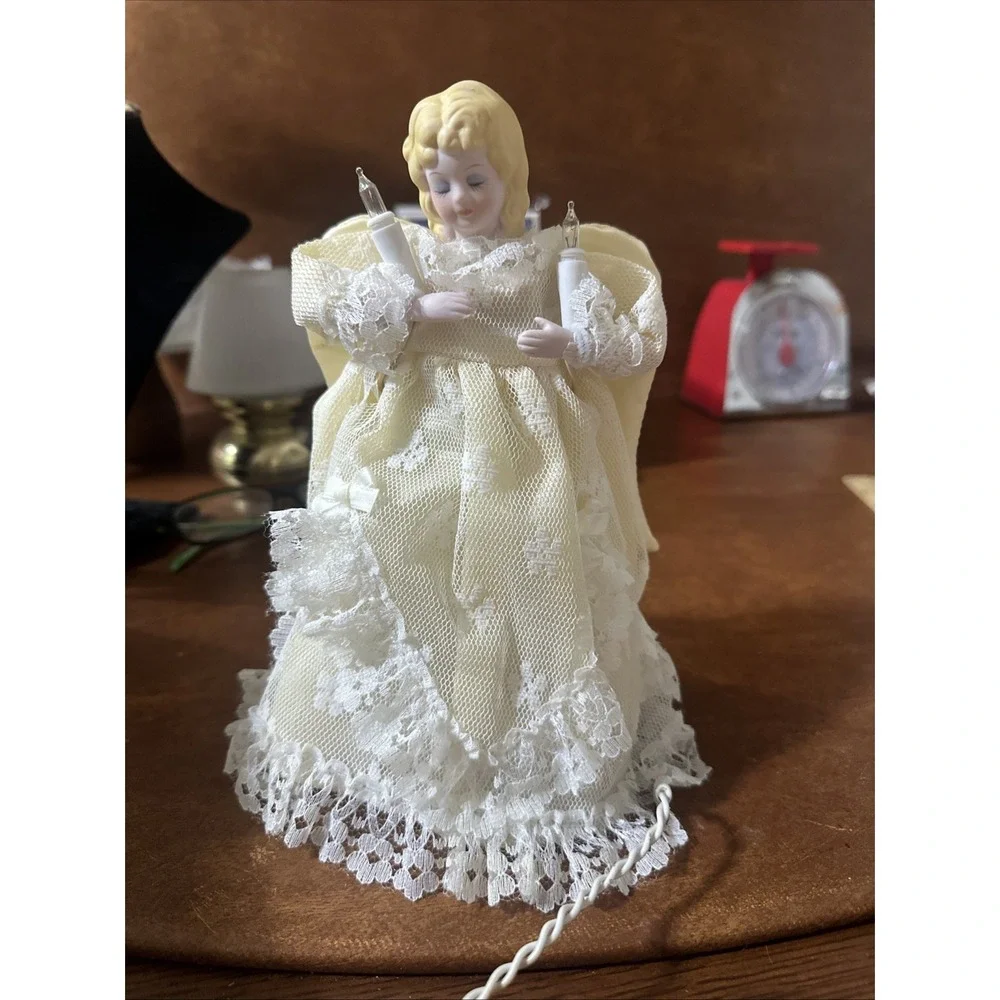 Angle Tree Topper Christmas VTG Twinkller Lights Ivory Lace Dress 8.5
